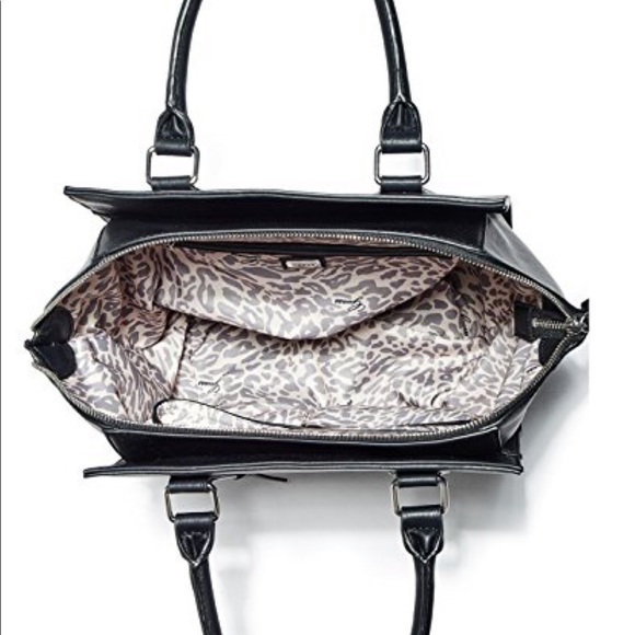 ❗️FREE w/ $50 purchase ❗️GUESS Women's Mill Creek Satchel - Picture 3 of 12